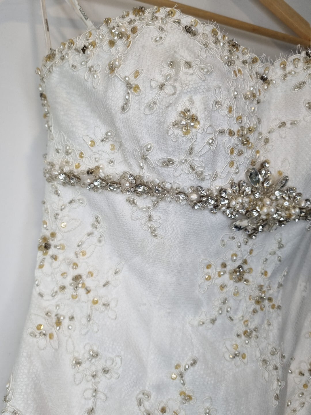 Imoda Ivory Lace Sweetheart Beaded Mermaid Ruffled Train Wedding Dress Sz 105