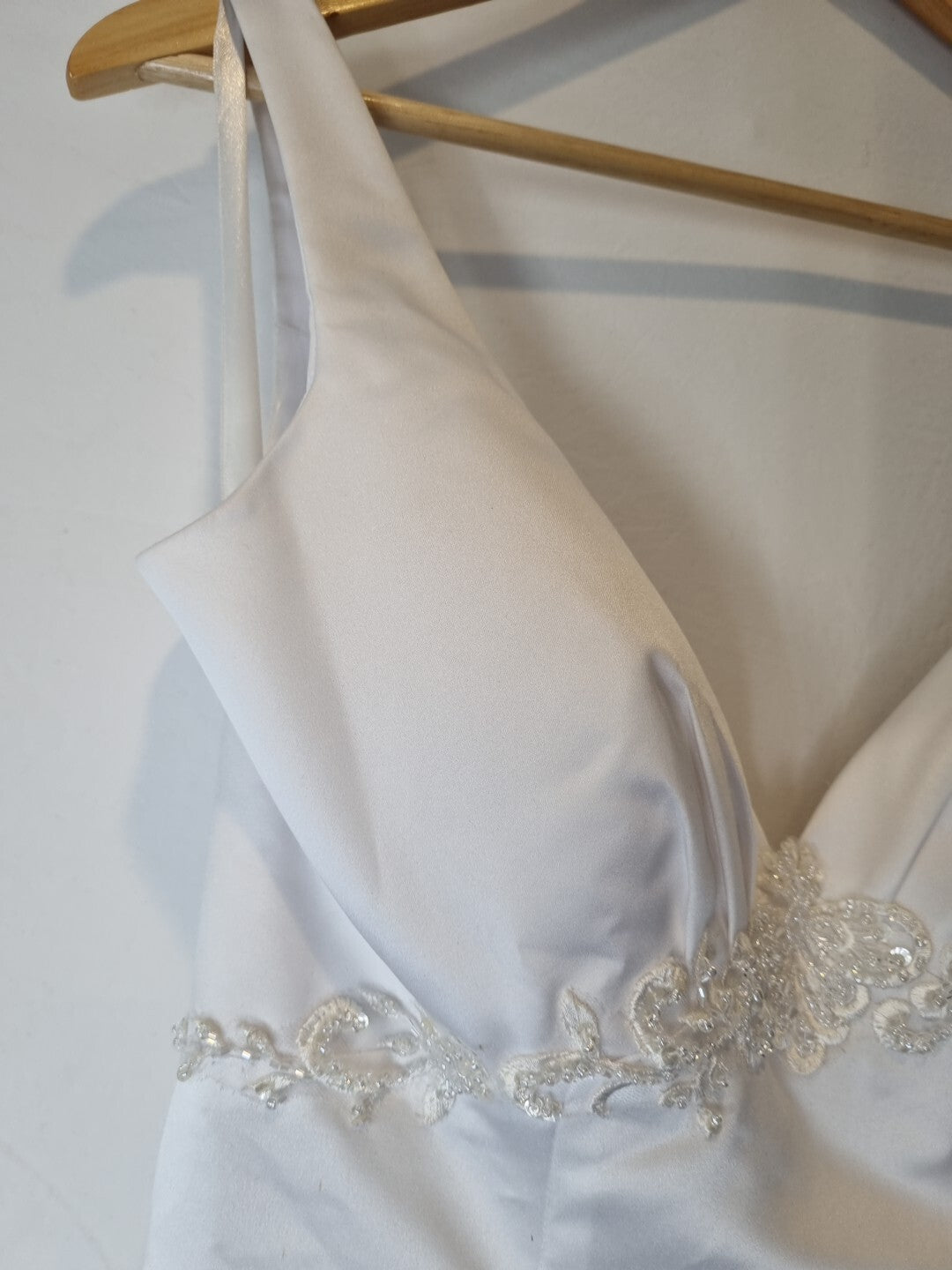 Isabella Faye White Satin V-neck Embroidered Beaded A-line Wedding Dress Sz 106