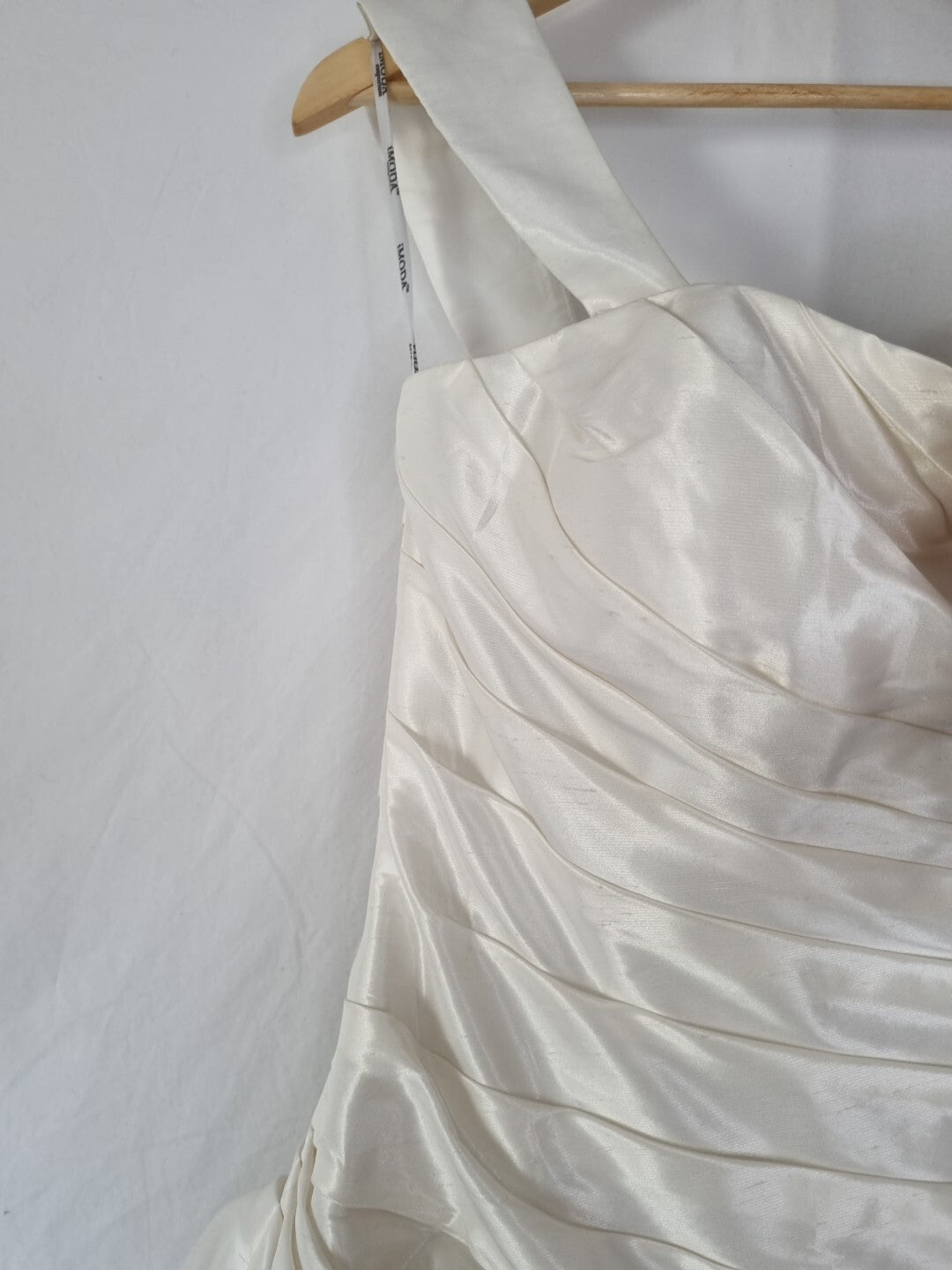 Imoda Ivory Taffeta Sweetheart Ruched Full A-line Train Wedding Dress Sz 145