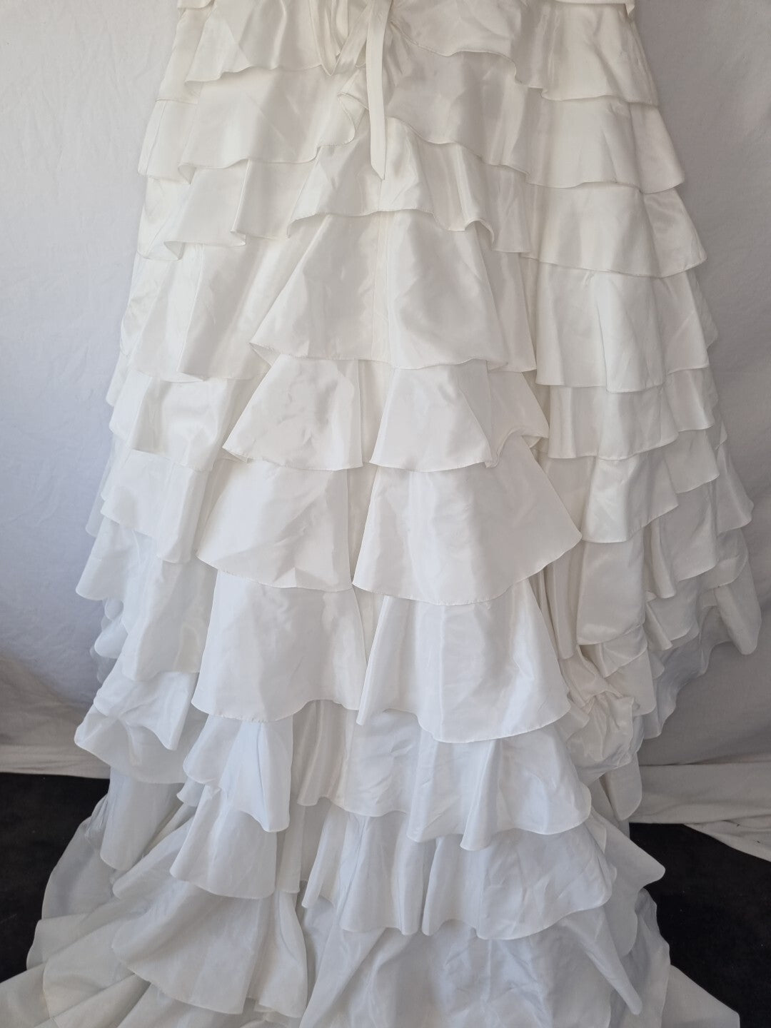 Imoda Ivory Taffeta Sweetheart Ruched Bead Full A-line Train Wedding Dress Sz 109