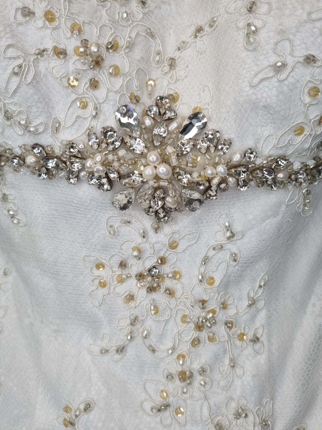 Imoda Ivory Lace Sweetheart Beaded Mermaid Ruffled Train Wedding Dress Sz 107