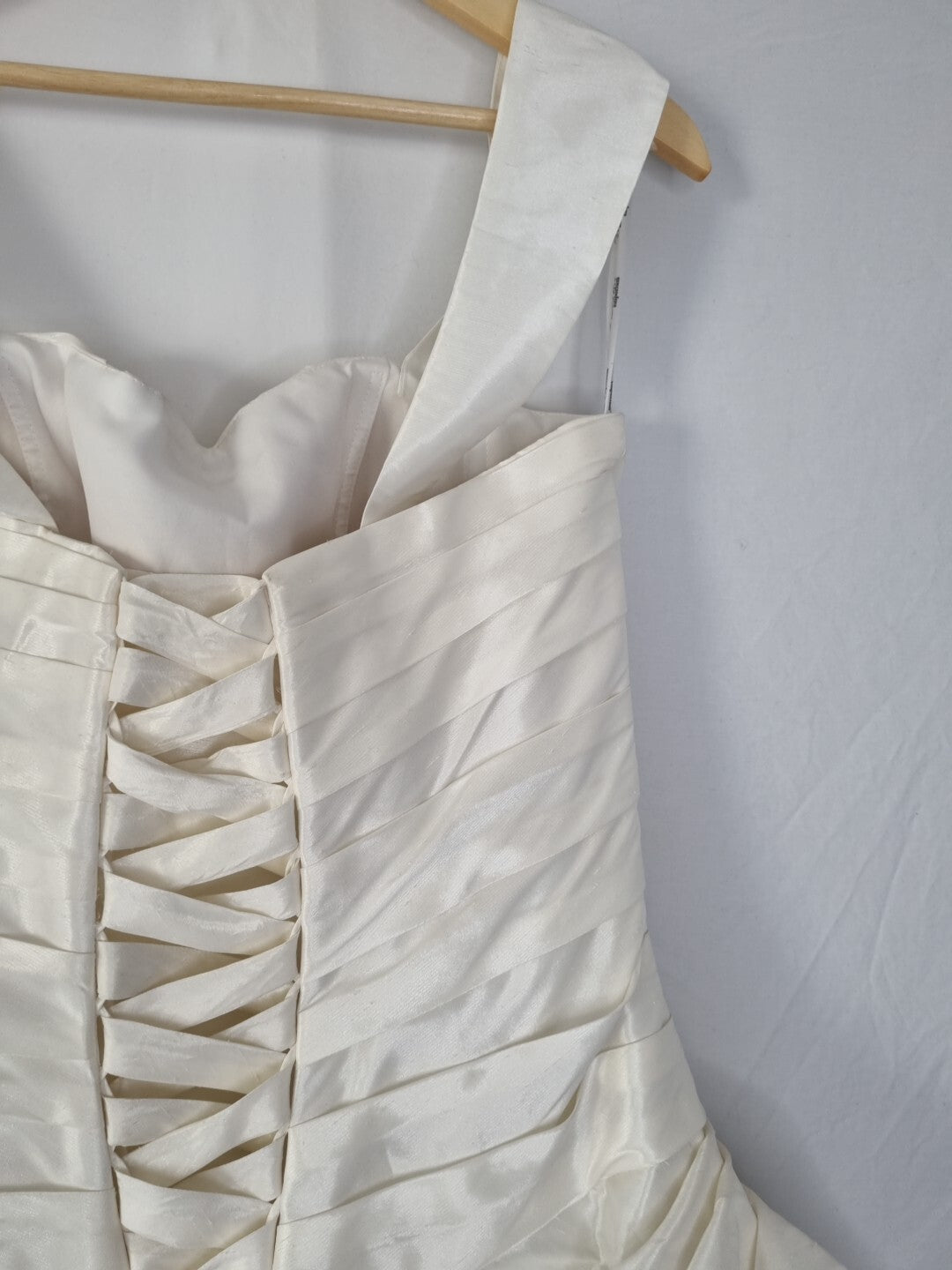 Imoda Ivory Taffeta Sweetheart Ruched Full A-line Train Wedding Dress Sz 1412
