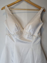 Isabella Faye White Satin V-neck Embroidered Beaded A-line Wedding Dress Sz 102