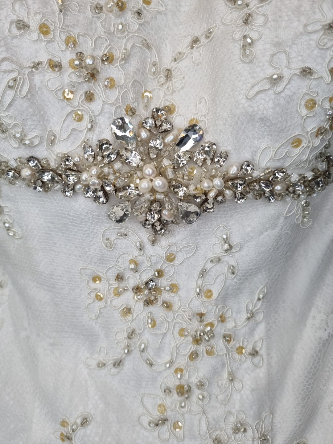 Imoda Ivory Lace Sweetheart Beaded Mermaid Ruffled Train Wedding Dress Sz 106