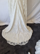 Imoda Ivory Lace Sweetheart Vneck Beaded Mermaid Train Wedding Dress Sz 107