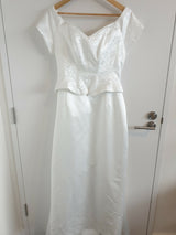 Paco white satin jacquard short sleeve wedding dress size 141