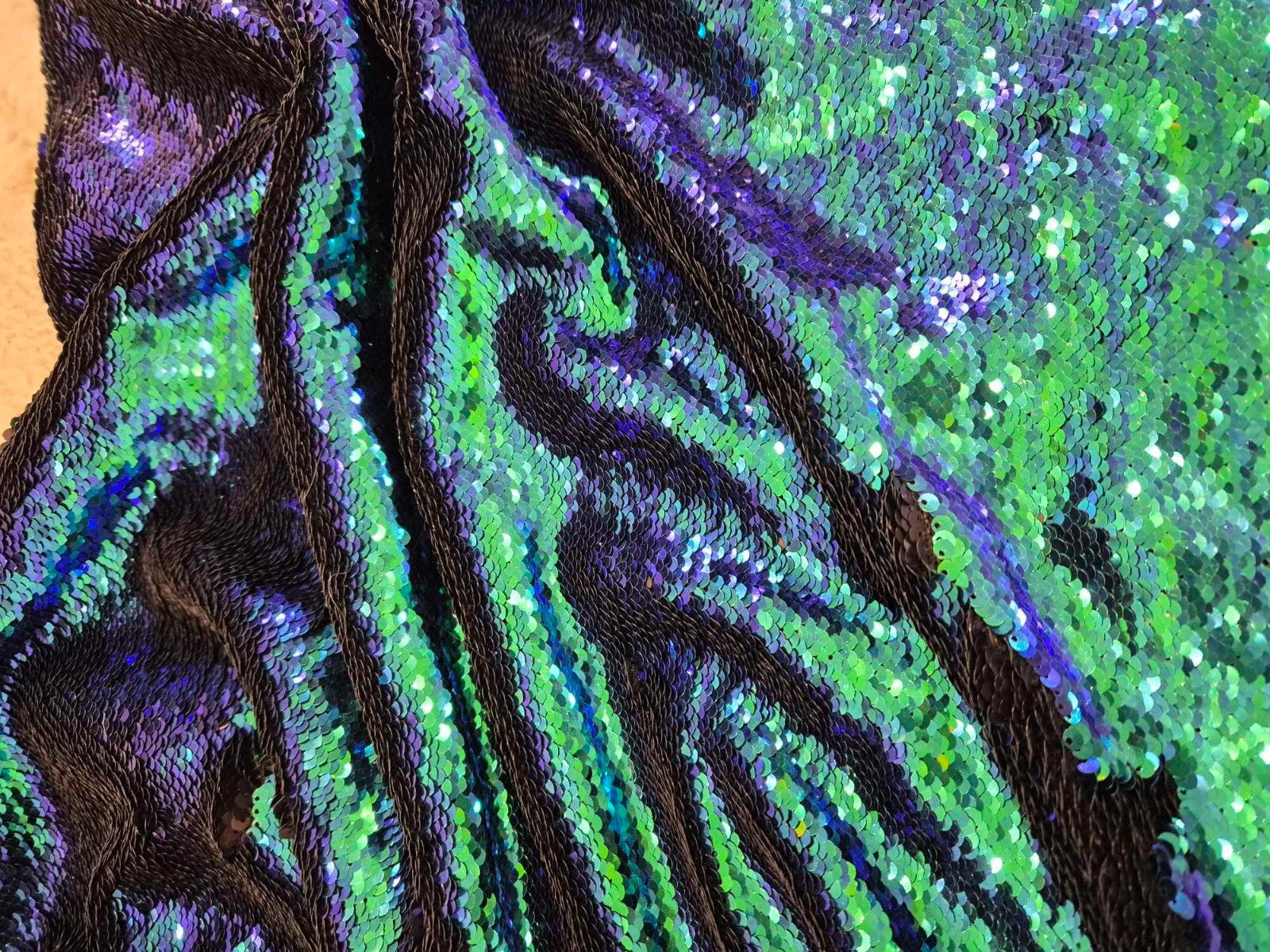 Spotlight Mermaid Peacock Reversible Sequin Blue Green Dress Fabric 125 x 160cm3