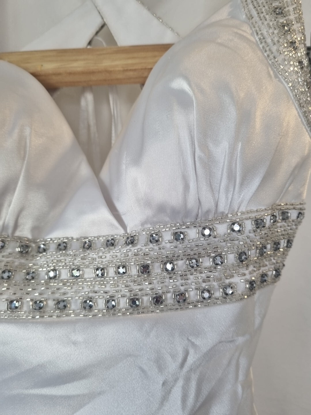 iModa White Backless Satin Beaded Crystal Diamante Slinky Wedding Dress Sz 64