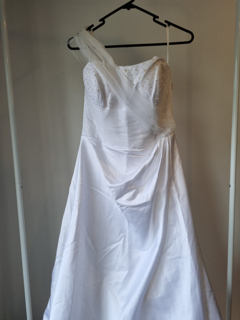 iModa White Sweethear Tulle One Shoulder Beaded Sequin Gathered Wedding Dress 101