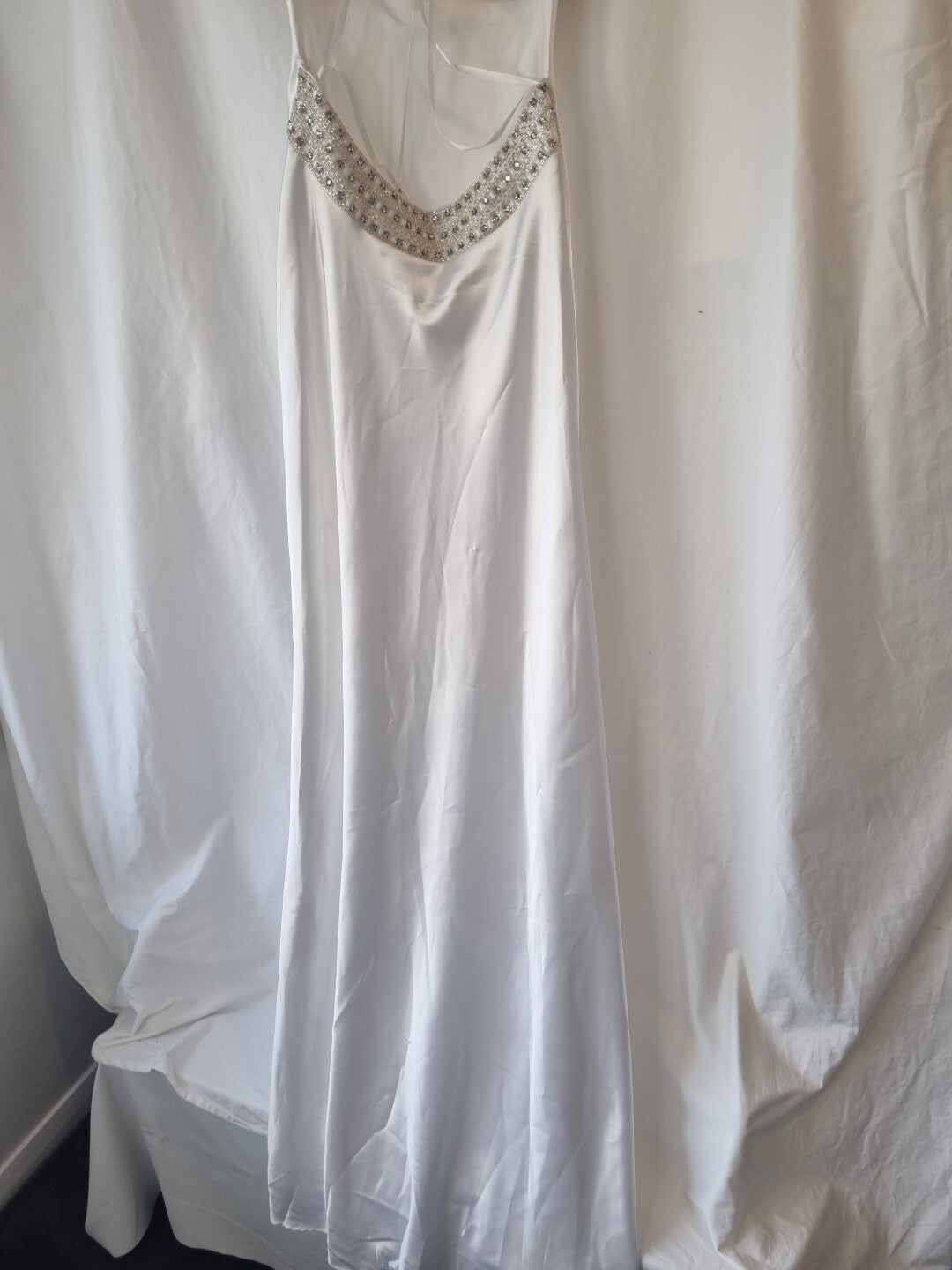 iModa White Backless Satin Beaded Crystal Diamante Slinky Wedding Dress Sz 68