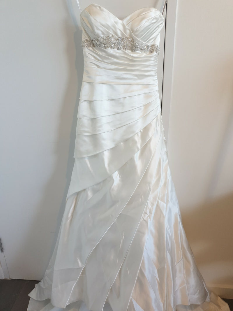 Essence ivory satin sweetheart beaded wedding dress au 70