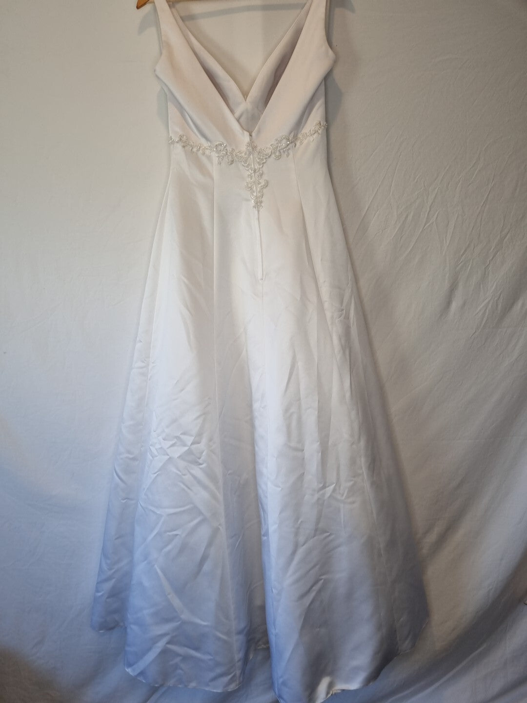 Isabella Faye White Satin V-neck Embroidered Beaded A-line Wedding Dress Sz 108