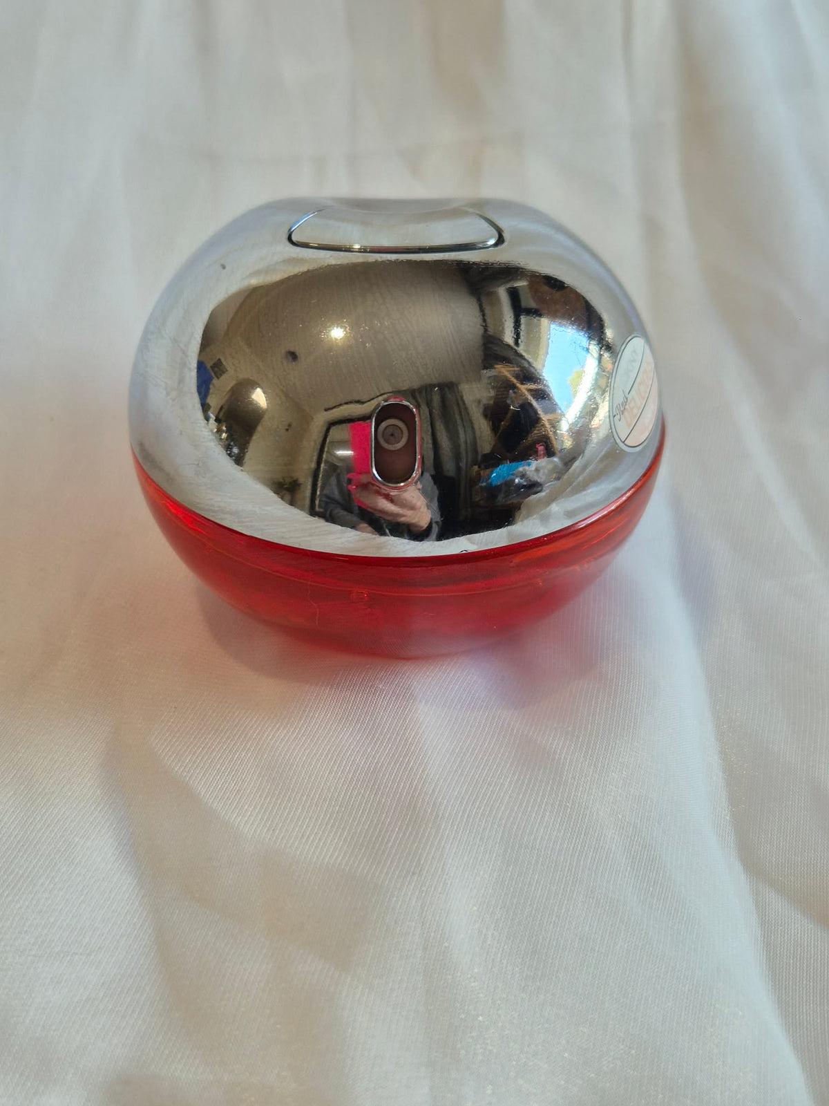 DKNY Red Delicious Eau De Parfum Spray 50ml (60% Full, Unboxed, Discontinued, Rare)