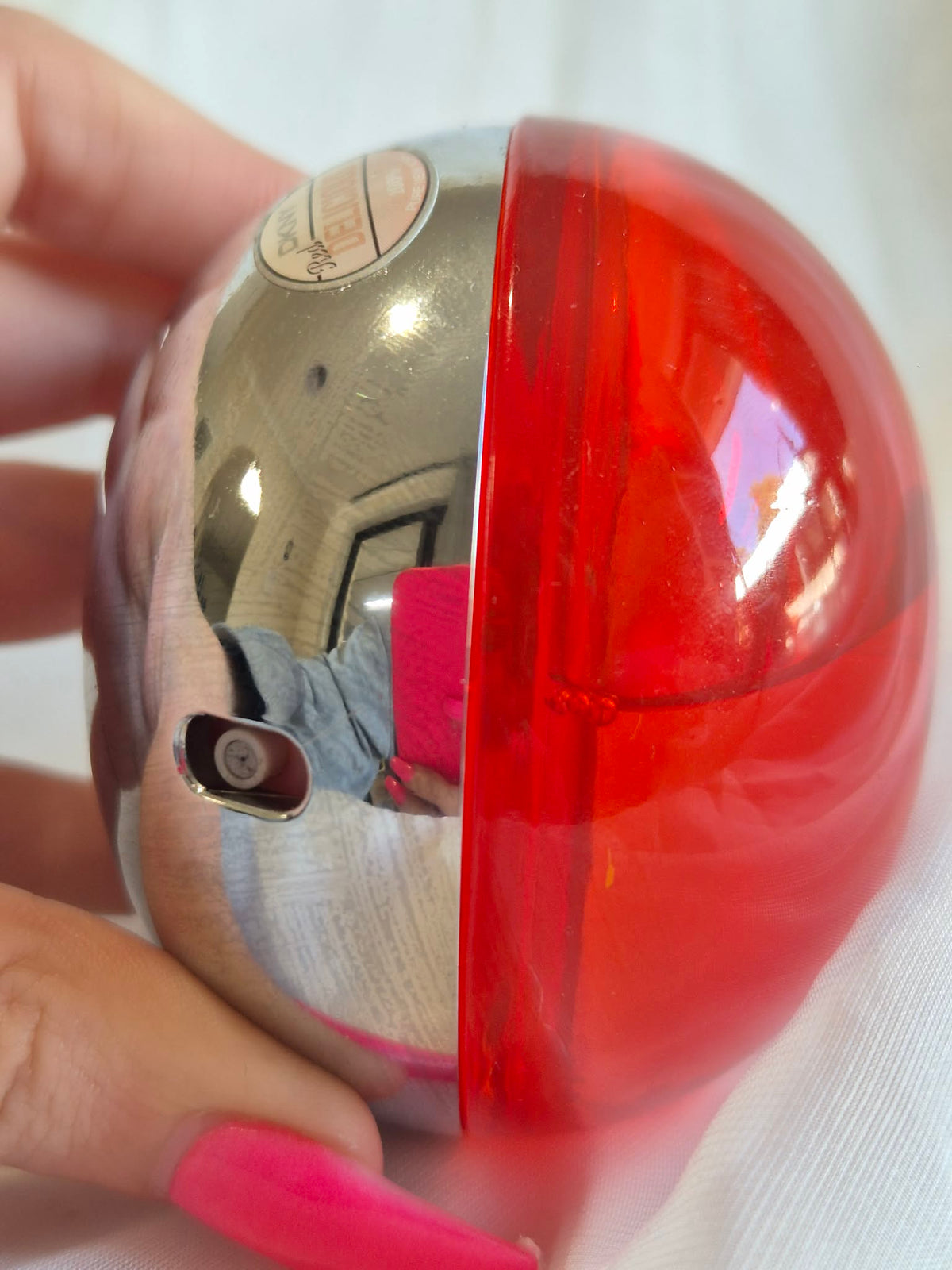 DKNY Red Delicious Eau De Parfum Spray 50ml (60% Full, Unboxed, Discontinued, Rare)